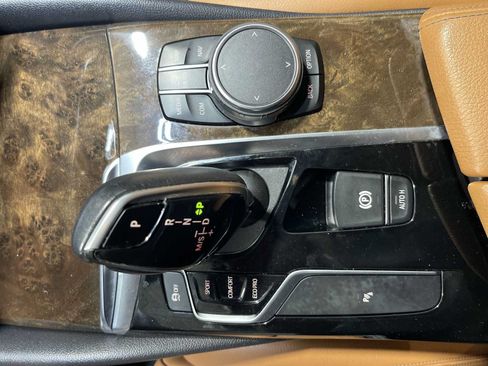 Used 2019 BMW 530i xDrive AWD/4WD image 17
