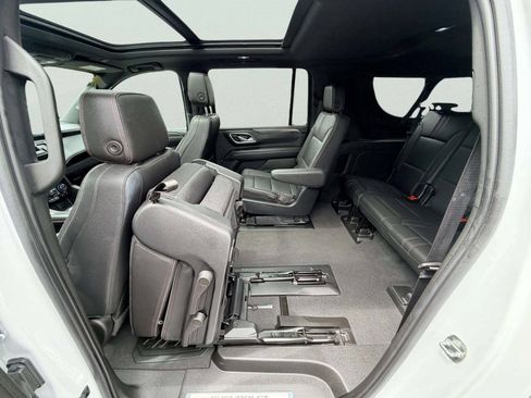 Used 2022 Chevrolet Suburban RST w/ Luxury Package AWD/4WD image 26