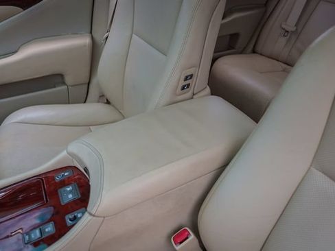 Used 2010 Lexus LS 460 RWD image 36