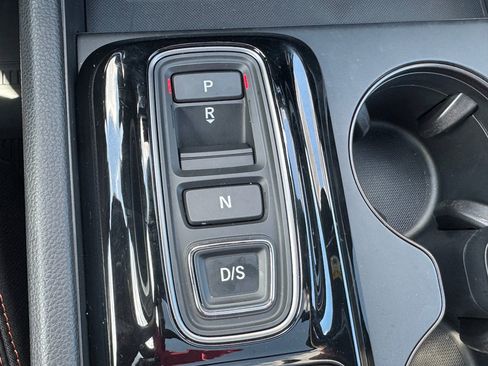 Used 2025 Honda Pilot TrailSport image 21