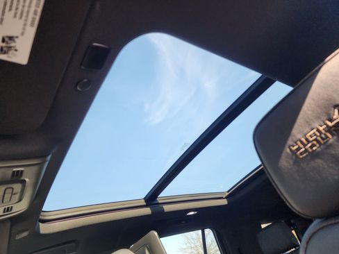 Used 2023 Chevrolet Tahoe High Country image 28