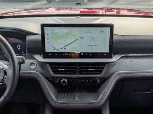 Certified 2025 Ford Explorer Platinum RWD image 18