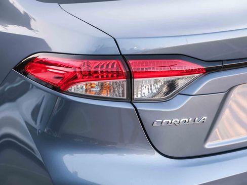 Certified 2025 Toyota Corolla LE FWD image 7