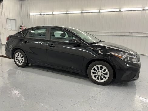 Used 2024 Kia Forte LX FWD image 1