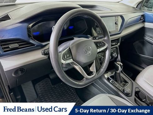 Used 2023 Volkswagen Taos SE AWD/4WD image 9