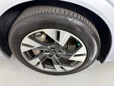 Used 2022 Audi e-tron Premium AWD/4WD image 10