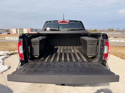 Used 2022 GMC Canyon Denali image 10