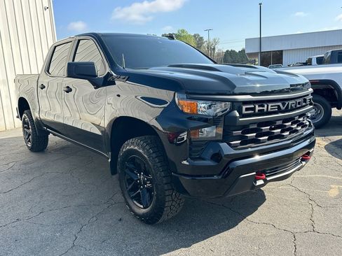 Used 2024 Chevrolet Silverado 1500 Custom Trail Boss w/ LPO, Dark Essentials Package image 4