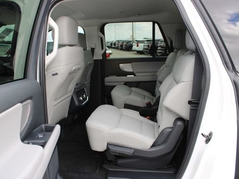 New 2026 Ford Expedition Max Active RWD image 9