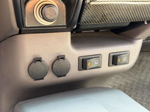 Used 2001 Toyota Tacoma PreRunner image 25