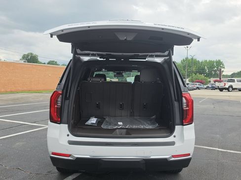 New 2026 GMC Yukon Elevation AWD/4WD image 12