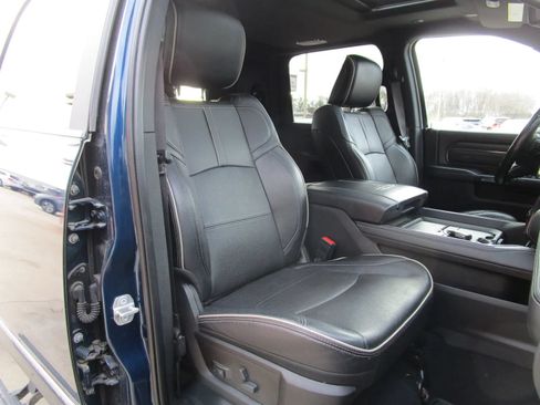 Used 2022 RAM 2500 Limited AWD/4WD image 22
