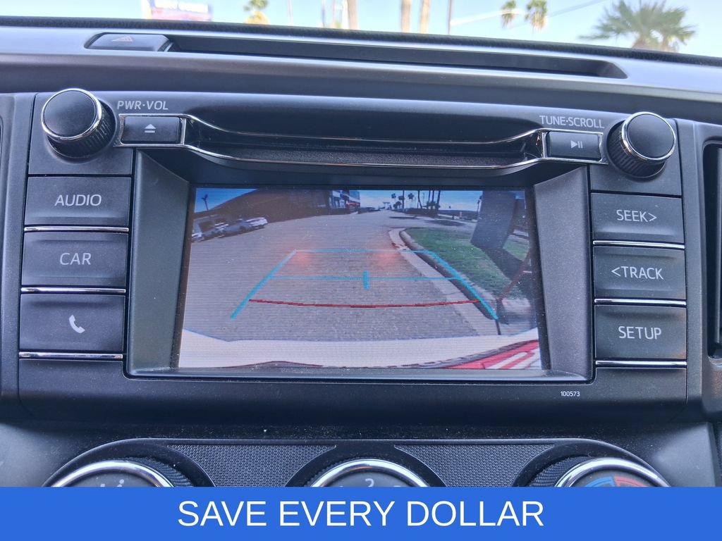 Used 2018 Toyota RAV4 LE FWD image 14