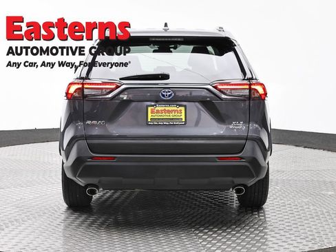 Used 2022 Toyota RAV4 XLE w/ Convenience Package AWD/4WD image 6