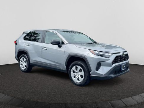 Used 2025 Toyota RAV4 LE AWD/4WD image 6