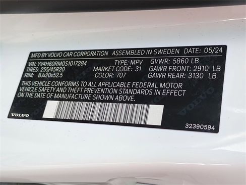 Used 2025 Volvo XC60 T8 Ultra w/ Protection Package Premier image 25