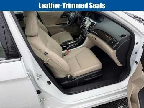 Used 2016 Honda Accord Touring image 13