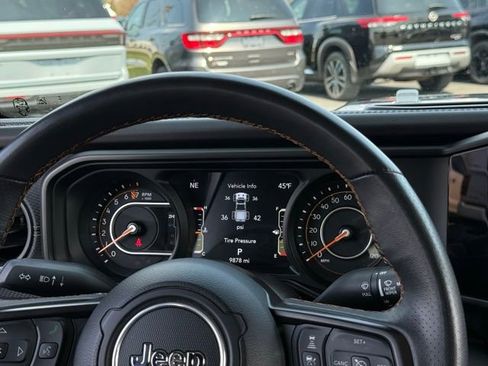 Used 2024 Jeep Gladiator Mojave w/ Convenience Group image 8
