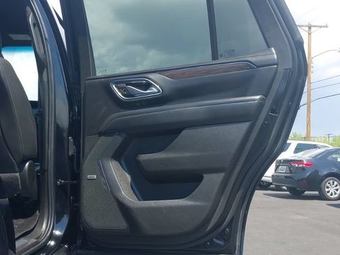 Used 2024 Chevrolet Tahoe Z71 w/ Luxury Package AWD/4WD image 11