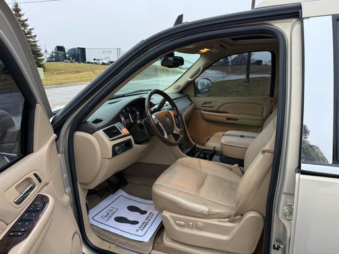 Used 2009 Cadillac Escalade ESV AWD image 12