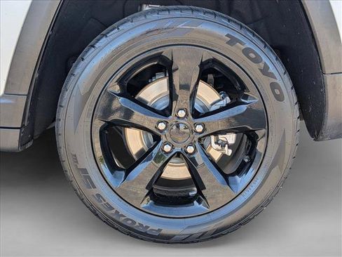 Used 2023 Jeep Grand Cherokee L Laredo AWD/4WD image 24