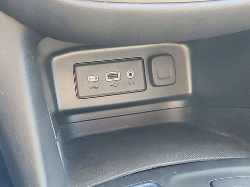 Used 2023 Chevrolet Equinox LT image 16