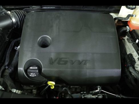 Used 2023 Chevrolet Traverse LS w/ Safety Package FWD image 22