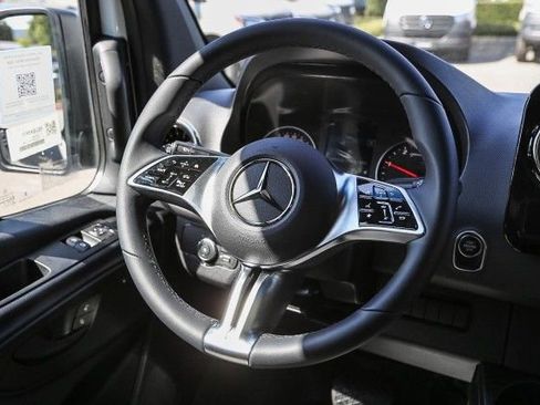 New 2025 Mercedes-Benz Sprinter 2500 image 14