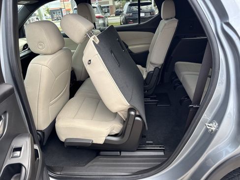 Used 2023 Chevrolet Traverse LS w/ Safety Package FWD image 14