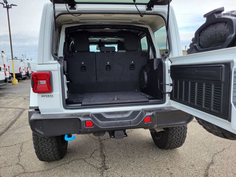 Used 2021 Jeep Wrangler Unlimited Rubicon 4xe w/ Cold Weather Group AWD/4WD image 20