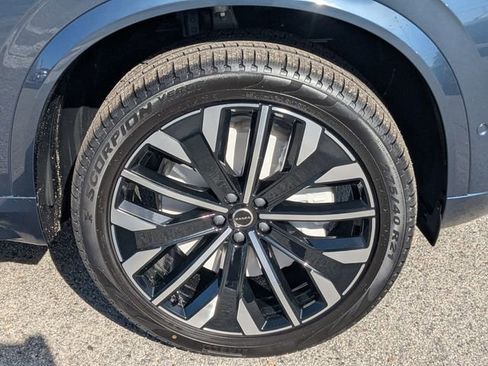 New 2026 Volvo XC90 B6 Plus w/ Protection Package Premier AWD/4WD image 11