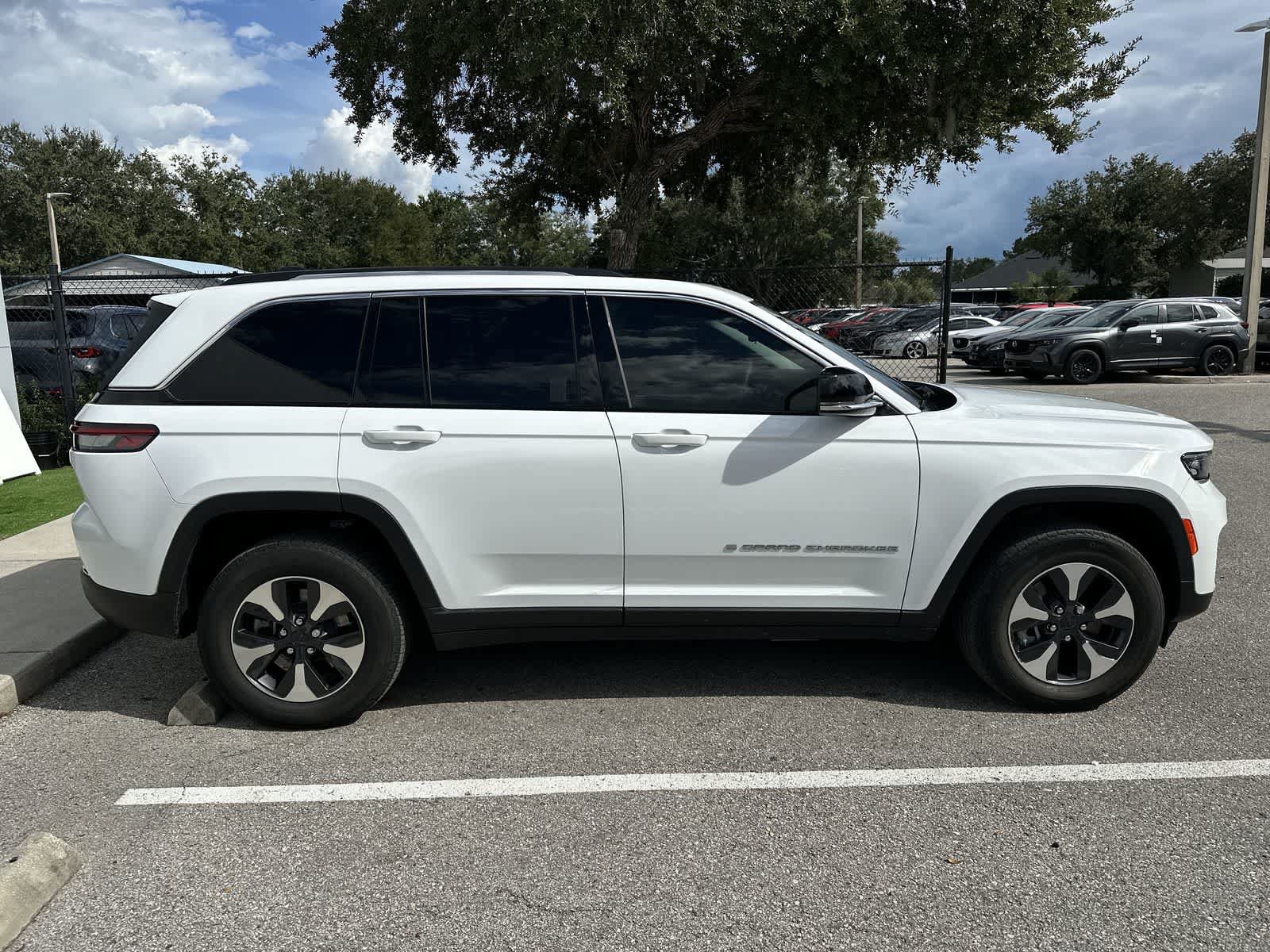 Used 2022 Jeep Grand Cherokee Limited 4xe AWD/4WD image 10