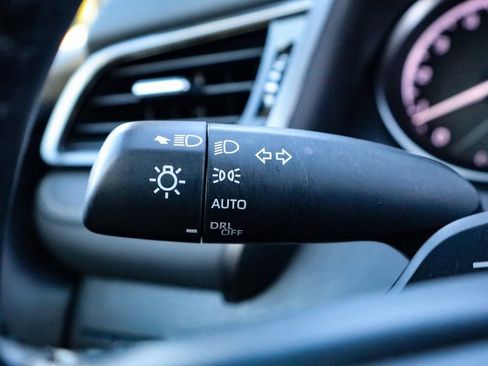 Used 2024 Toyota Camry SE image 27