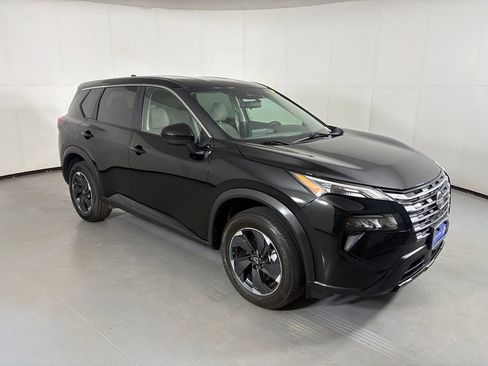Used 2024 Nissan Rogue SV FWD image 2