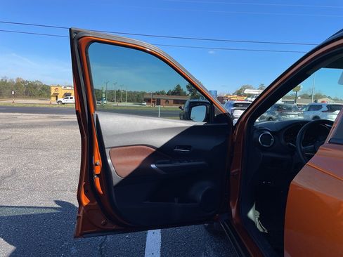 Certified 2024 Nissan Kicks SR image 8