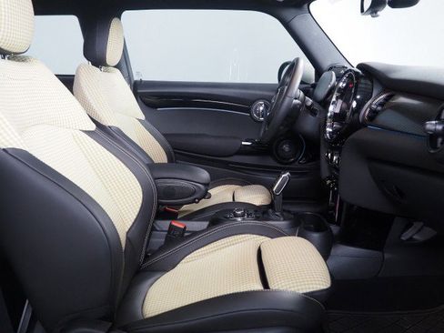 Used 2024 MINI Cooper SE w/ MINI Resolute Edition image 15