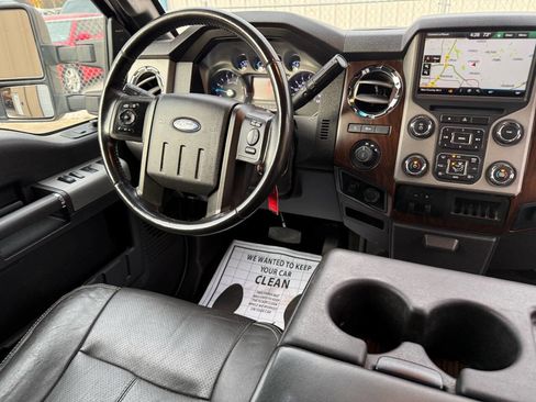 Used 2015 Ford F350 Lariat w/ Lariat Interior Package image 29