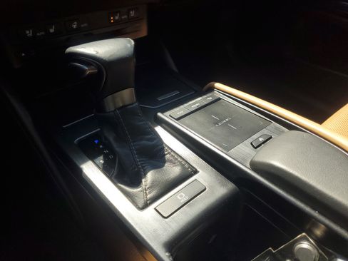 Used 2020 Lexus ES 350 w/ Premium Package image 30