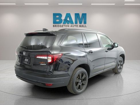 Used 2022 Honda Pilot TrailSport image 3