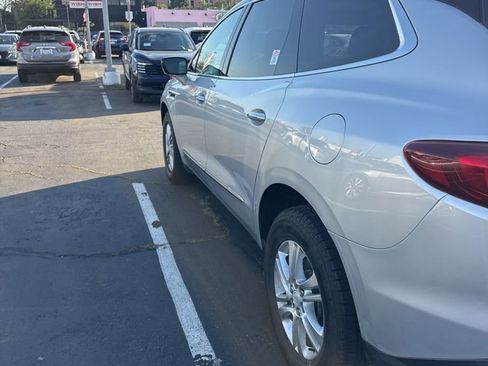 Used 2021 Buick Enclave Essence w/ Sound and Sites Package image 3