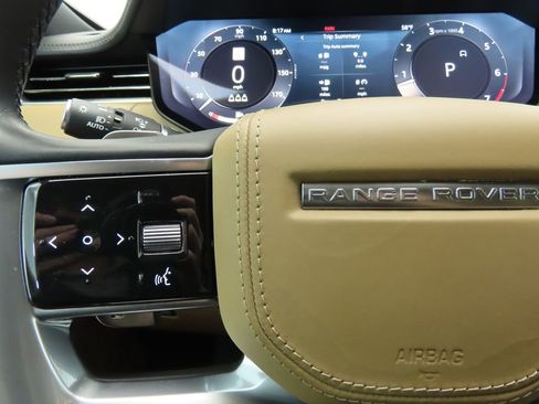 Certified 2023 Land Rover Range Rover SE image 11