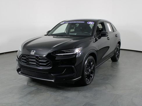 Used 2025 Honda HR-V Sport image 2