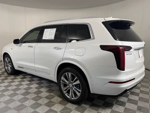 Used 2023 Cadillac XT6 Premium Luxury w/ Technology Package FWD image 8