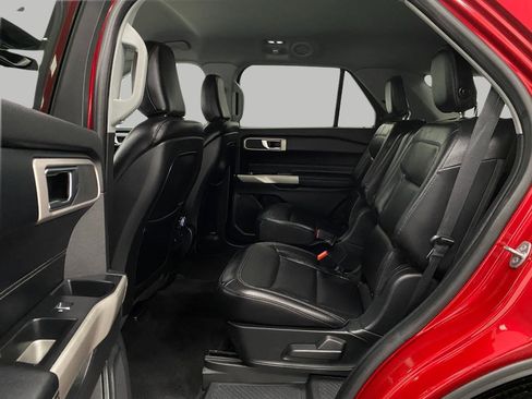 Used 2020 Ford Explorer XLT w/ Equipment Group 202A image 30