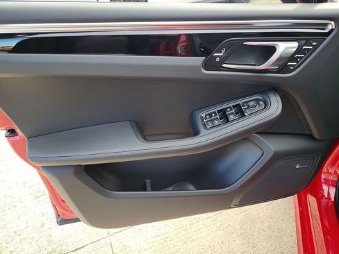 New 2026 Porsche Macan S image 11