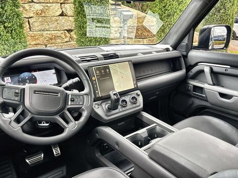 Used 2026 Land Rover Defender 110 OCTA AWD/4WD image 13