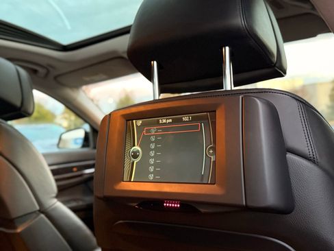 Used 2010 BMW 750Li xDrive image 23