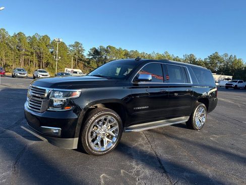 Used 2018 Chevrolet Suburban Premier image 7