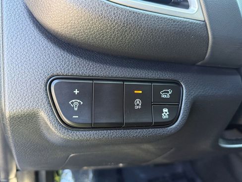 Certified 2025 Kia Seltos EX w/ EX Sunroof Package image 12