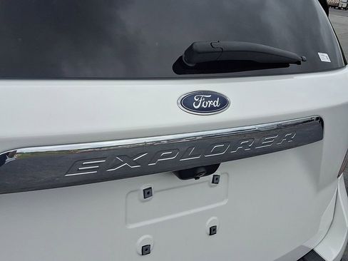 Used 2021 Ford Explorer XLT AWD/4WD image 31